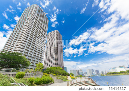 沿河和藍天的塔公寓 33414817