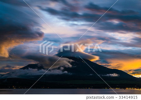 Mount Fuji Sunset Lake Yamanaka Typhoon transient 33414915