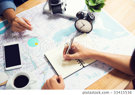 Writing note and consulting for traveling Writing note and consulting for traveling 33415536