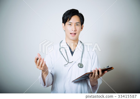 Medical staff (white coat) 33415587