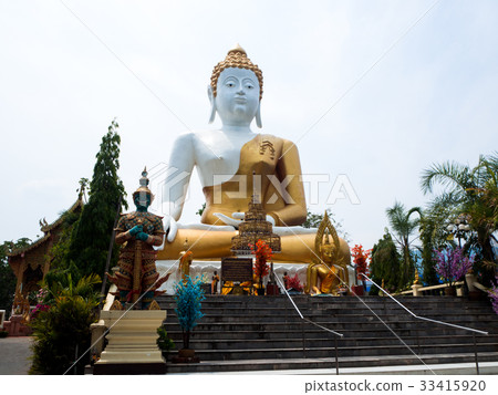 Wat Phra That Doi Kham Chiangmai, Thailand. 33415920