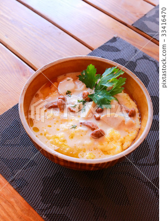 Banosh - Ukrainian Hutsul meal - maize porridge - 33416470