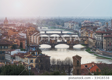 Ponte Vecchio, the famous bridge and river Arno. Ponte Vecchio, the famous bridge and river Arno. 33416538