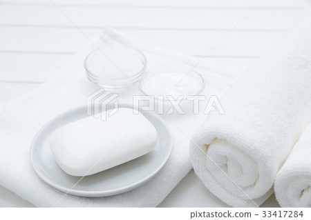 溫泉浴肥皂，毛巾，醃製槽用食鹽，潤膚膏的圖像 33417284