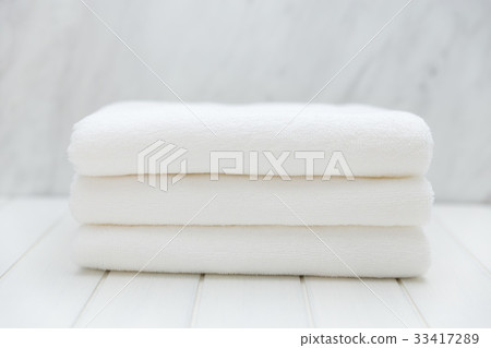 溫泉浴白色毛巾的圖像 33417289