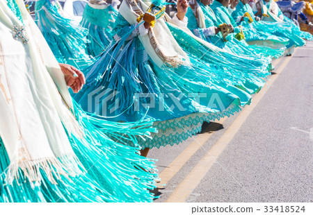 Peruvian dance 33418524