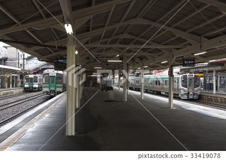 東北本線在福島站 仙台地區 下車 照片素材 圖片 圖庫