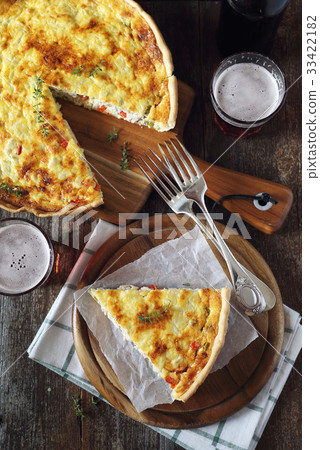 Appetizer. Chicken and bell pepper pie 33422182