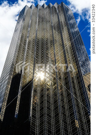 特朗普大廈和藍天6 33422340
