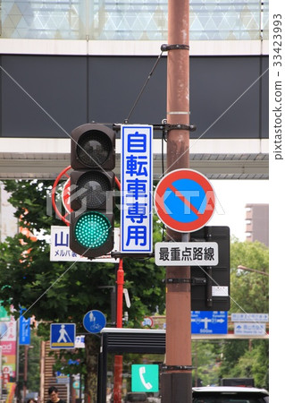 Bicycle exclusive lane 33423993