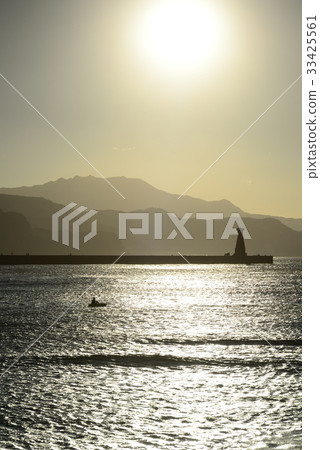 台灣基隆海太陽日落天空山山北台灣和平島公園船風光山波光落日波光葡萄色漿 台灣基隆海太陽日落天空山山北台灣和平島公園船風光山波光落日波光葡萄色漿 33425561