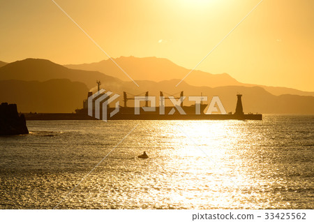 Taiwan Keelung Sea Sun Sunset Sky Mountain Mountain North Taiwan Heping Island Park Ship Scenery Mountain Wave Light Sunlight Sunset Color Wave Light porridge 33425562