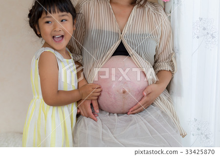 Daughter and maternity photo 33425870