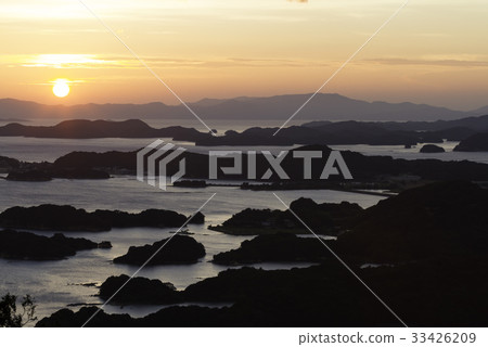 In summer, look at the island of Kujuku from the Ishitake Observatory 2 In summer, look at the island of Kujuku from the Ishitake Observatory 2 33426209