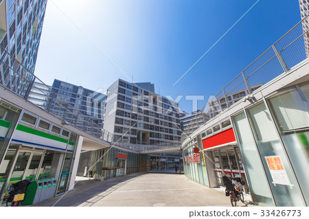 與塔公寓的都市風景 與塔公寓的都市風景 33426773