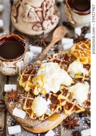 Waffers with ice cream and honey Waffers with ice cream and honey 33427467