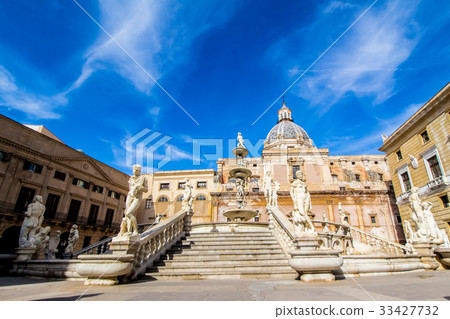 Praetoria Fountain in Palermo, Italy Praetoria Fountain in Palermo, Italy 33427732