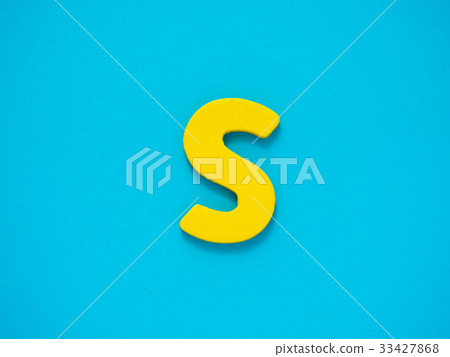 Capital letter S. Yellow letter S blue background 33427868