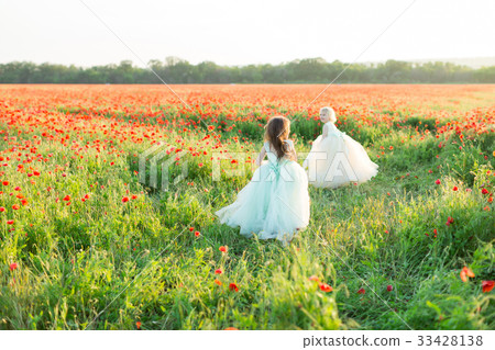 girl model, poppies, childhood, fashion, summer 33428138