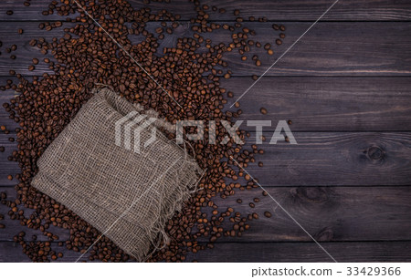 Coffee beans. Top view with copy space 33429366