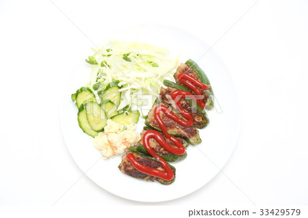 Stuffed peppers with ketchup 33429579