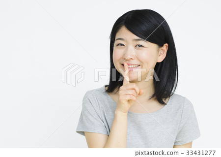 Young lady's portrait Young lady's portrait 33431277