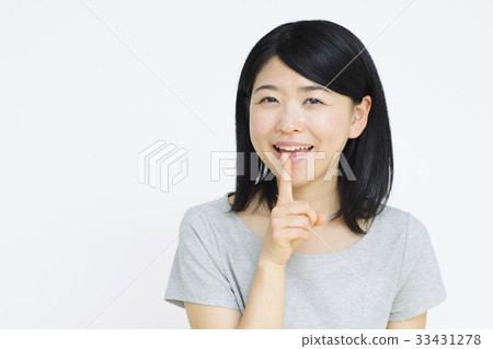 Young lady's portrait Young lady's portrait 33431278