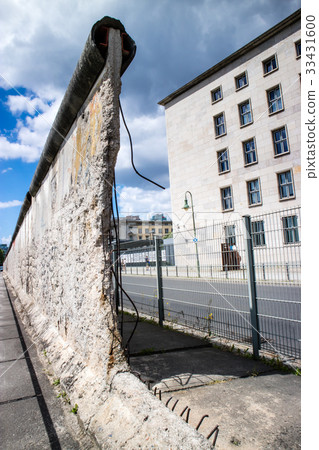 Berlin Wall Memorial 33431600