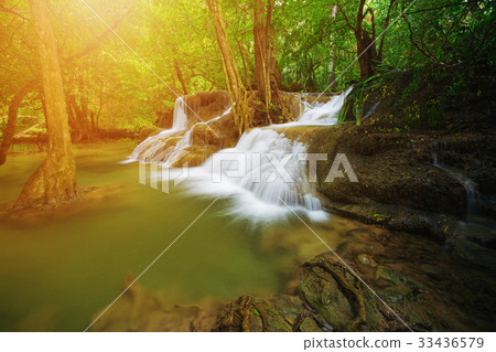 Level 7 of Huay Mae Kamin waterfall  33436579