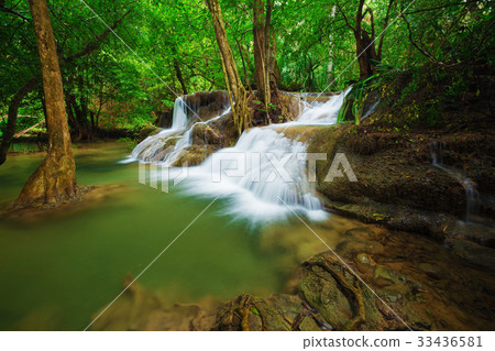 Level 7 of Huay Mae Kamin waterfall  33436581