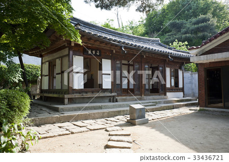 首爾城北區Simhoojang的Manhae Han Yong-woon 首爾城北區Simhoojang的Manhae Han Yong-woon 33436721