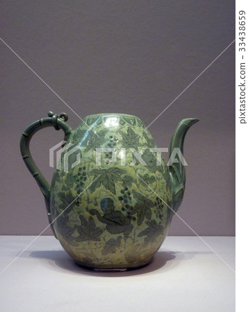 青瓷藤圖案製作者(12-13世紀),韓國國立博物館,龍山區,首爾 青瓷藤圖案製作者(12-13世紀),韓國國立博物館,龍山區,首爾 33438659