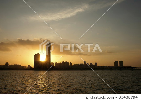 首爾漢江永登浦區汝矣島Lienchenia大廈63號 33438794