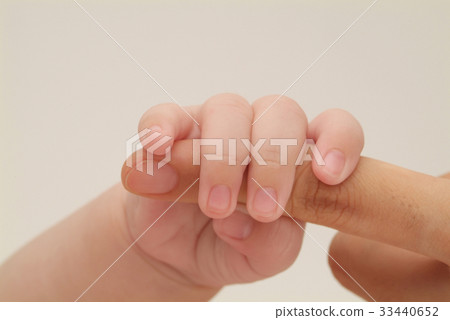 hand hand 33440652