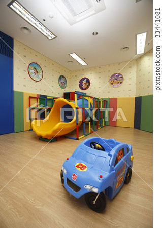 Playroom 33441081