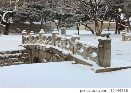 Snow，Winter，Geumcheonggyo，Changdeokgung，Jongno-gu，Seoul 33444216