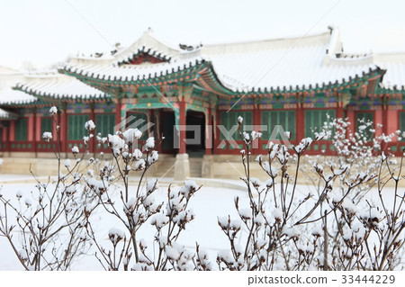 Snow, winter, sacred garden, Changdeokgung, Jongno-gu, Seoul 33444229