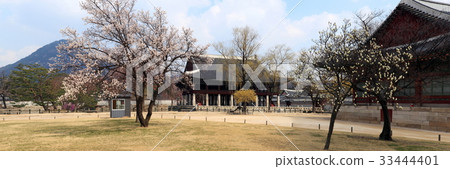 Gyeonghoeru (National Treasure No.224), Gyeongbokgung Palace, Jongno-gu, Seoul, Panorama 33444401