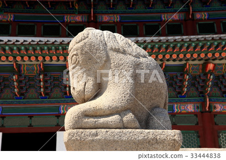 Stone statue, Gyeongbokgung Palace, Jongno-gu, Seoul Stone statue, Gyeongbokgung Palace, Jongno-gu, Seoul 33444838
