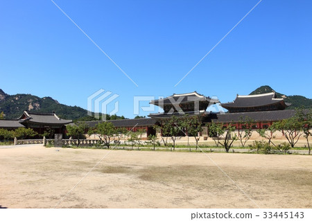 首爾鐘路區景福宮的Kunjungmun門(寶藏812號) 首爾鐘路區景福宮的Kunjungmun門(寶藏812號) 33445143