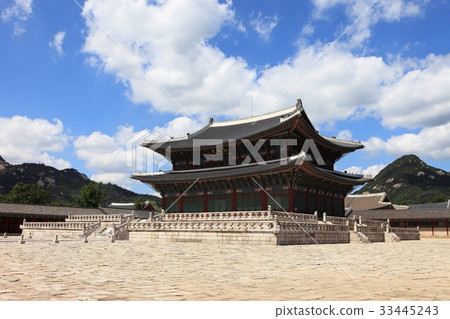 Kunjeongjeon (National Treasure No.223), Gyeongbokgung Palace, Jongno-gu, Seoul Kunjeongjeon (National Treasure No.223), Gyeongbokgung Palace, Jongno-gu, Seoul 33445243