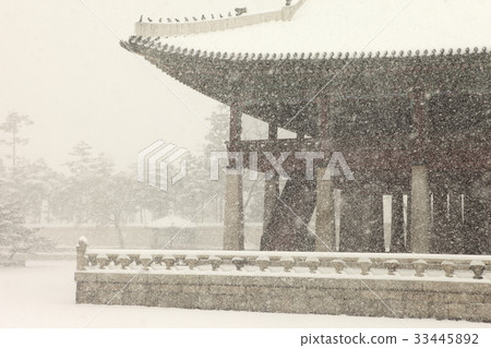 首爾鐘路區景福宮的Gyeonghoeru（國寶第224號） 33445892