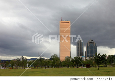 63 Building, Yeouido, Yeongdeungpo-gu, Seoul 33447613