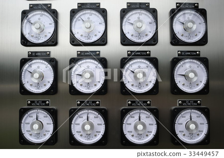 Instrument panel 33449457