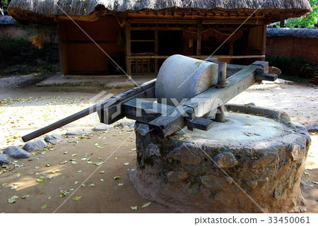 京畿道龍仁市龍仁民俗村Yeonja Bangnae 33450061