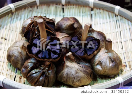 Black garlic 33450332