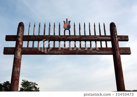 Red Gate Red Gate 33450473