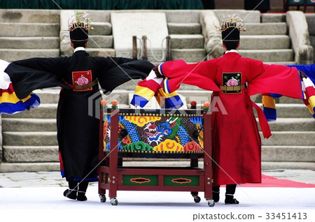 North Dance, Changgyeonggung, Jongno-gu, Seoul North Dance, Changgyeonggung, Jongno-gu, Seoul 33451413