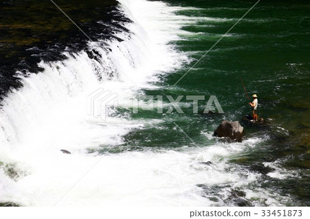 Fishing, straight waterfall, Hantan River, Cheorwon-gun, Gangwon-do Fishing, straight waterfall, Hantan River, Cheorwon-gun, Gangwon-do 33451873
