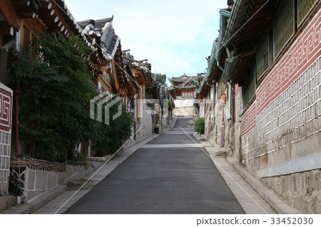 Bukchon Hanok Village, Jongno-gu, Seoul 33452030